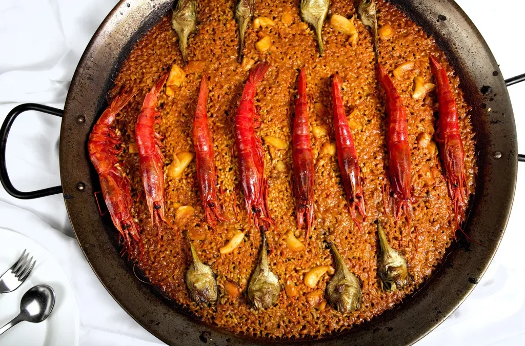 Paella de carabineros y alcachofas