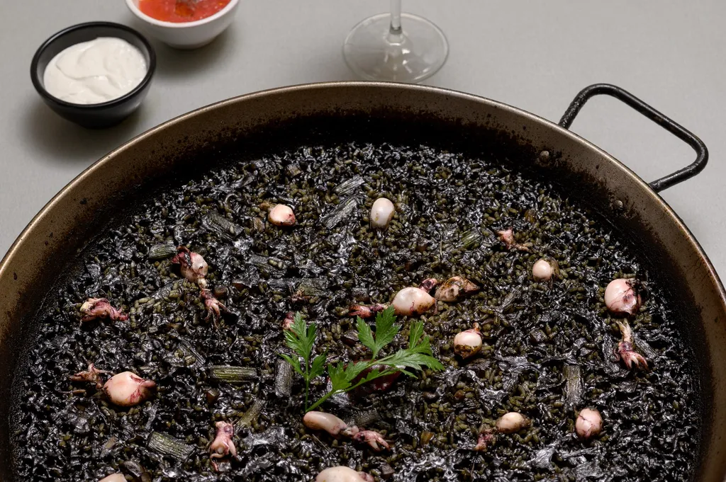 Paella negra